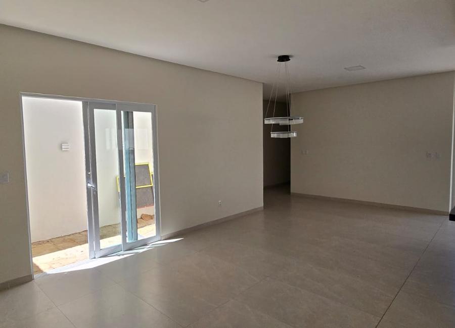 Sala de estar com saída para a área externa