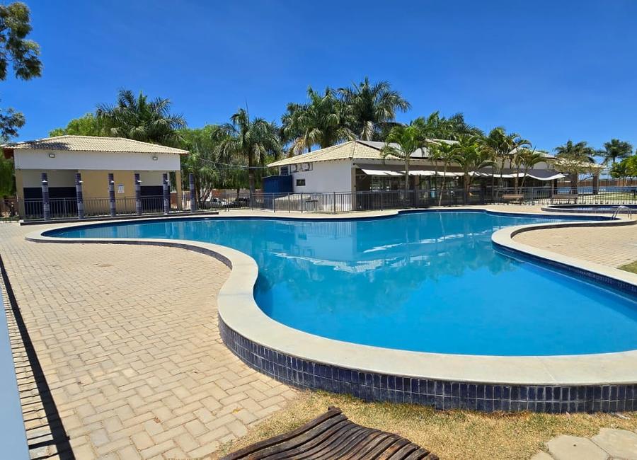 Piscina do condomínio