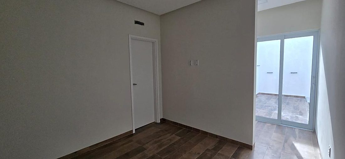 Segunda suíte com saída envidraçada